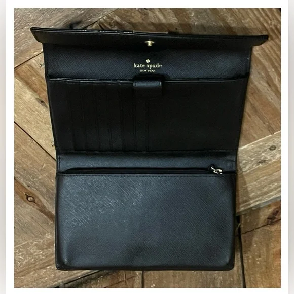 kate spade Leather Laurel Way Crossbody Wallet with Free Dust Bag & Bag Charm. - Picture 3 of 16